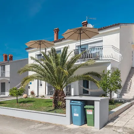3 & 4 Bedrooms Apartment Simona Porec Exterior photo