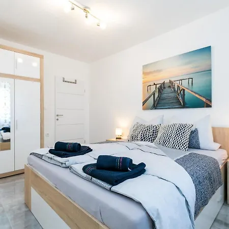 3 & 4 Bedrooms Apartment Simona Porec Exterior photo