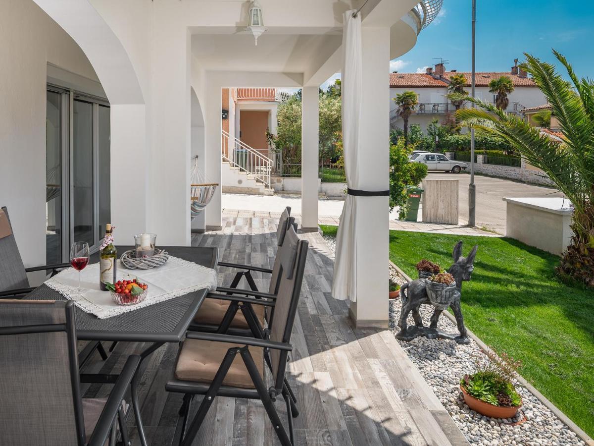 3 & 4 Bedrooms Simona Apartment *