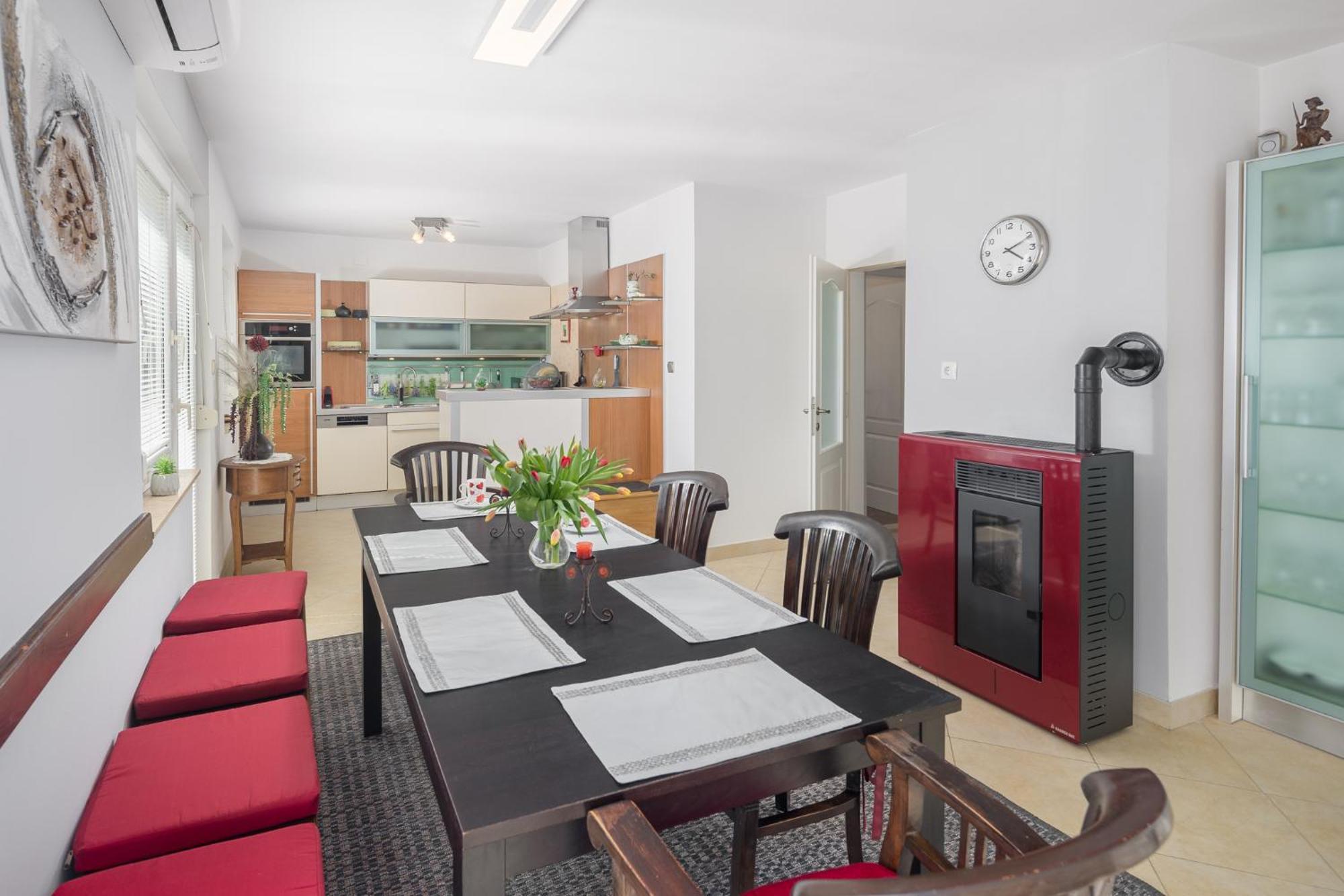 3 & 4 Bedrooms Simona Apartment *