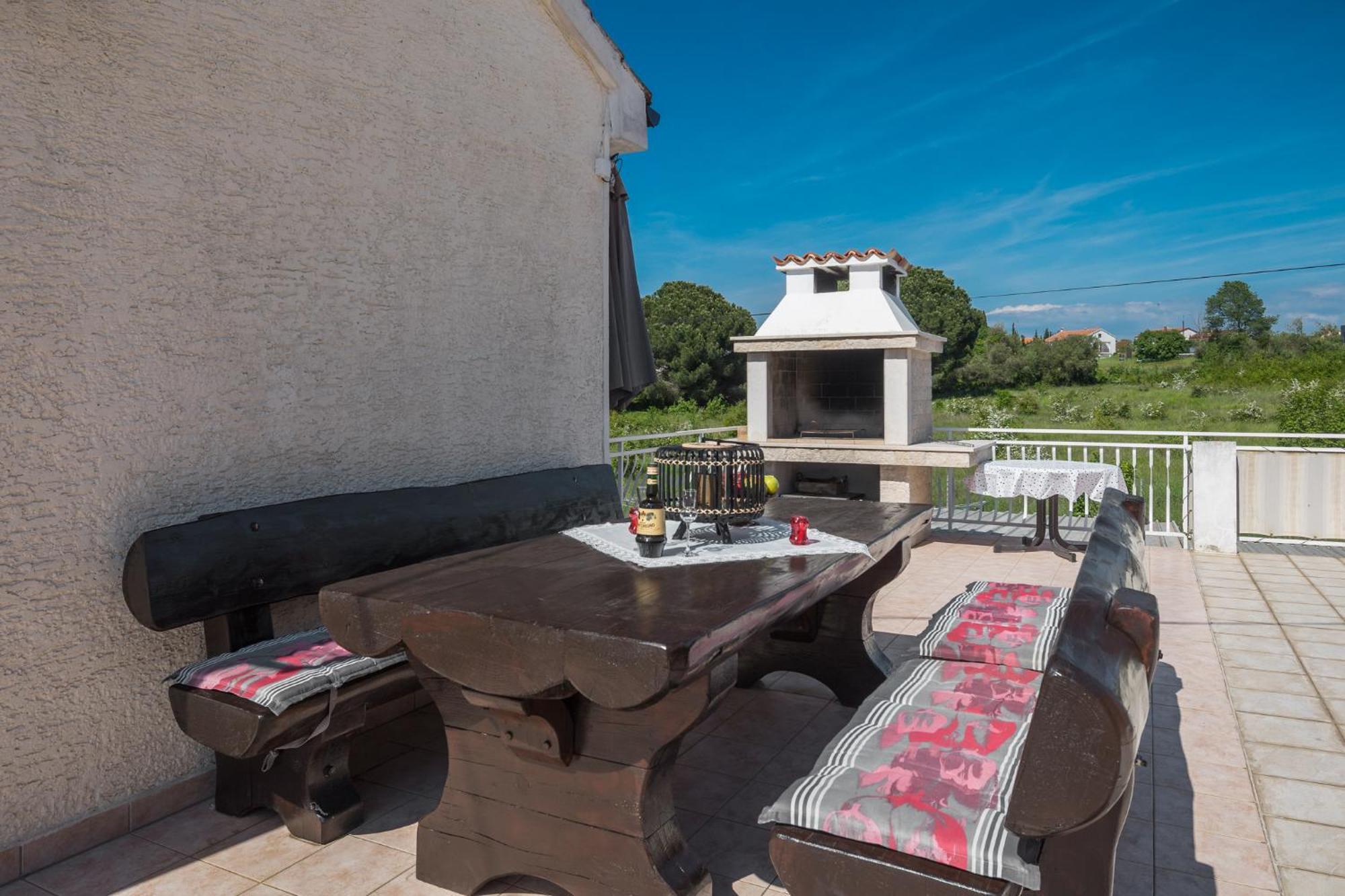 3 & 4 Bedrooms Simona Apartment *