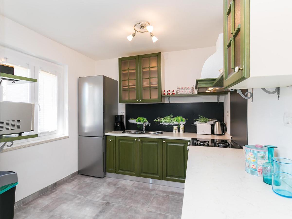 Apartment 3 & 4 Bedrooms Simona Porec