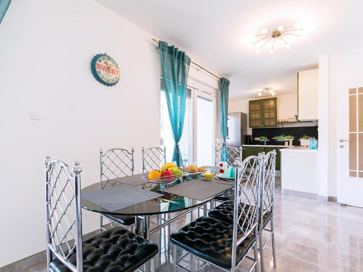 Apartment 3 & 4 Bedrooms Simona *