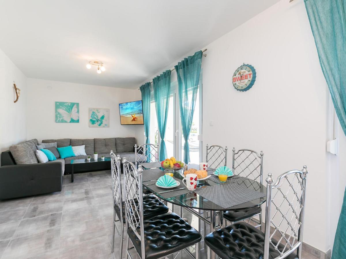 3 & 4 Bedrooms Simona Apartment Porec
