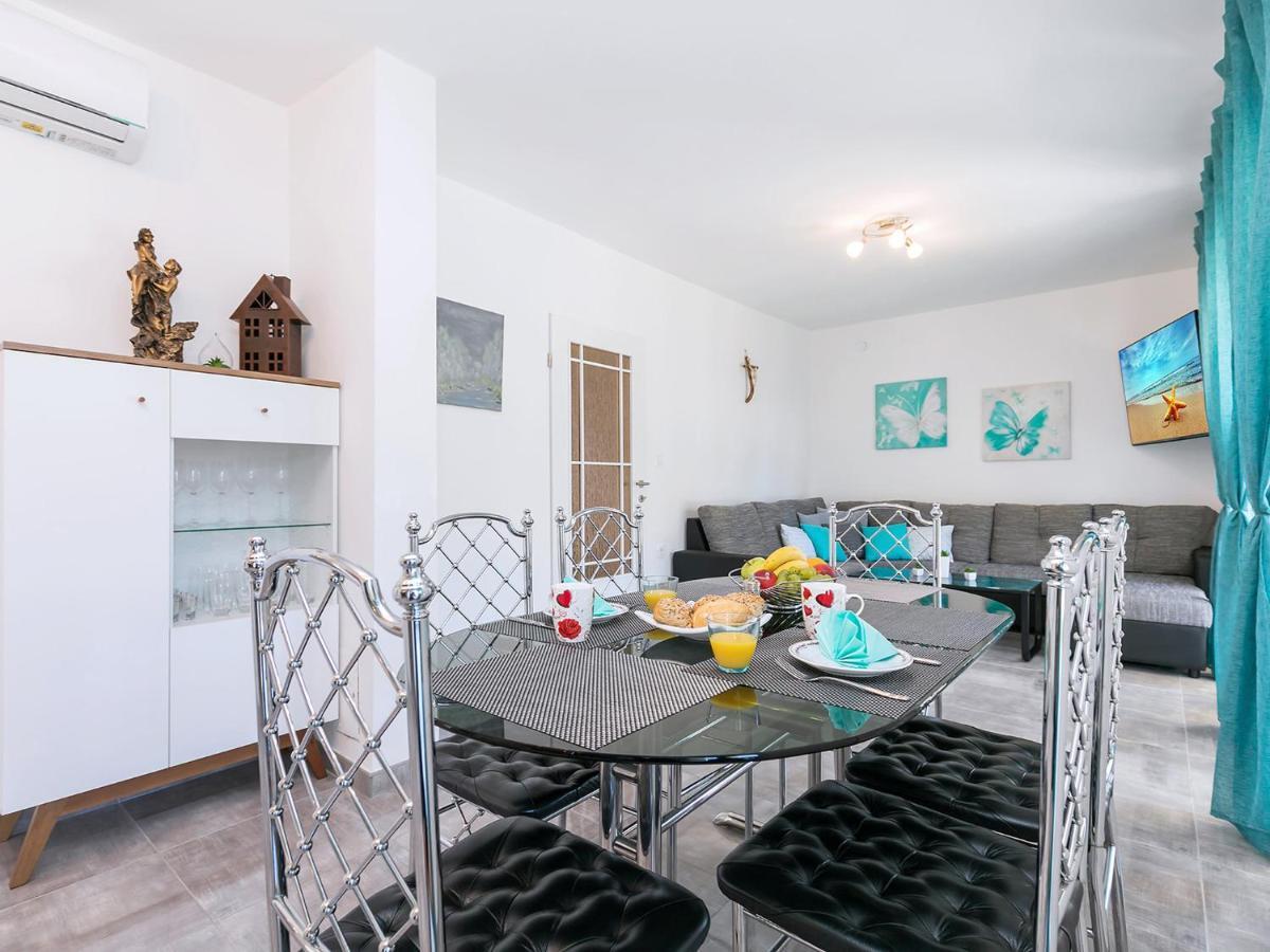 Apartment 3 & 4 Bedrooms Simona